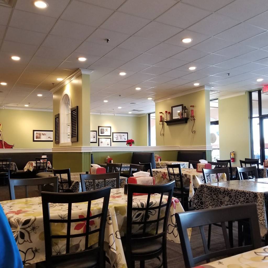 Chicken Salad Chick | restaurant | 996 Bichara Blvd, Lady Lake, FL 32159, USA | 3527759379 OR +1 352-775-9379