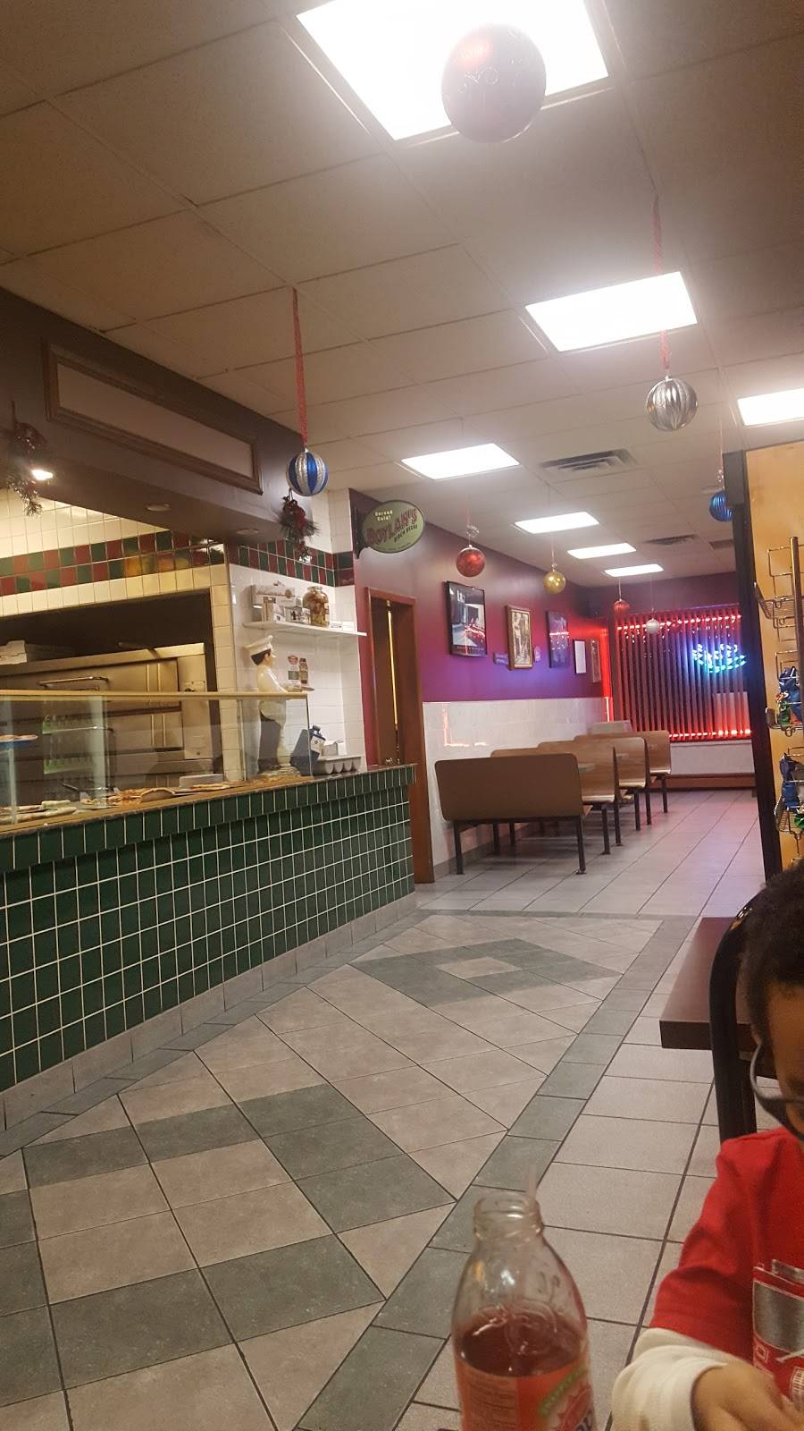 Stefanos Pizza & Restaurant | restaurant | 35 E Main St, Freehold, NJ 07728, USA | 7324625656 OR +1 732-462-5656