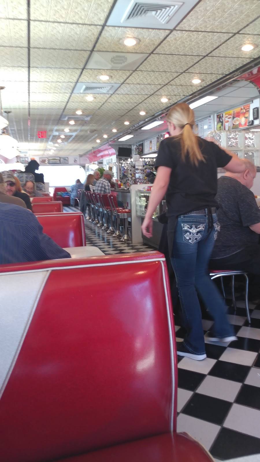 Cardos Pizza of Waverly | meal delivery | 298 W Emmitt Ave, Waverly, OH 45690, USA | 7409477706 OR +1 740-947-7706