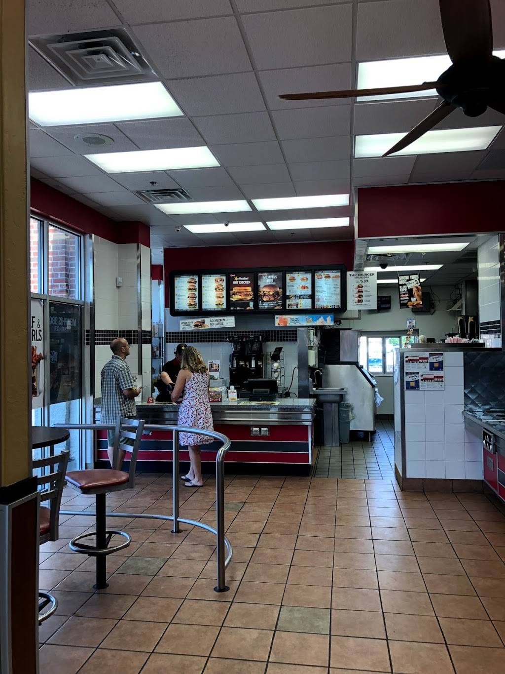 Hardees | restaurant | 2205 Hall Ave, Marinette, WI 54143, USA | 7157321113 OR +1 715-732-1113