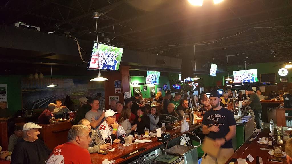 Lumpy Magees Pub and Grub | restaurant | Store #3/4, 2417 Welsh Rd, Philadelphia, PA 19114, USA | 2158213268 OR +1 215-821-3268