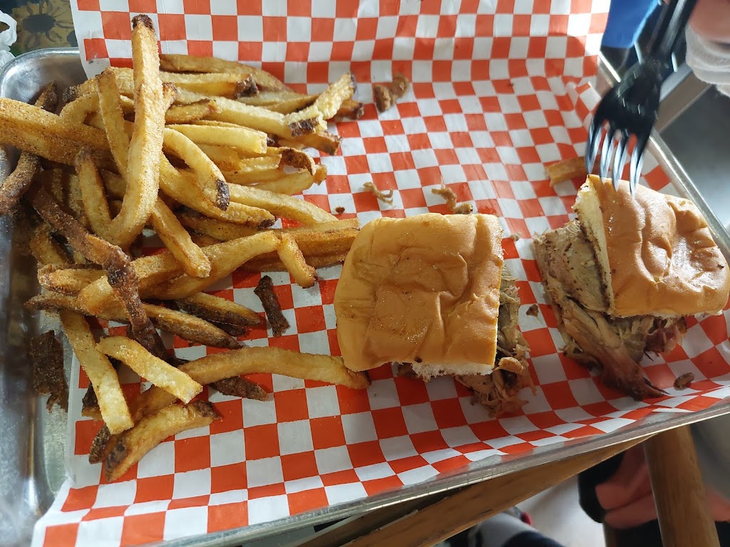 Delano Barbeque Company | restaurant | 710 W Douglas Ave, Wichita, KS 67203, USA | 3162604950 OR +1 316-260-4950