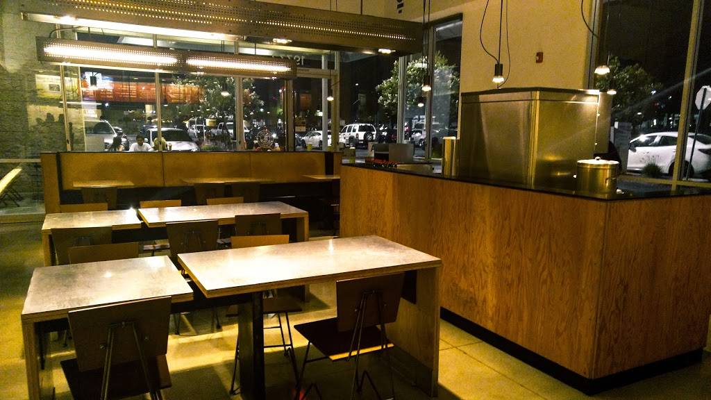 Chipotle Mexican Grill | restaurant | 19332 Nordhoff St, Northridge, CA 91324, USA | 8186712232 OR +1 818-671-2232