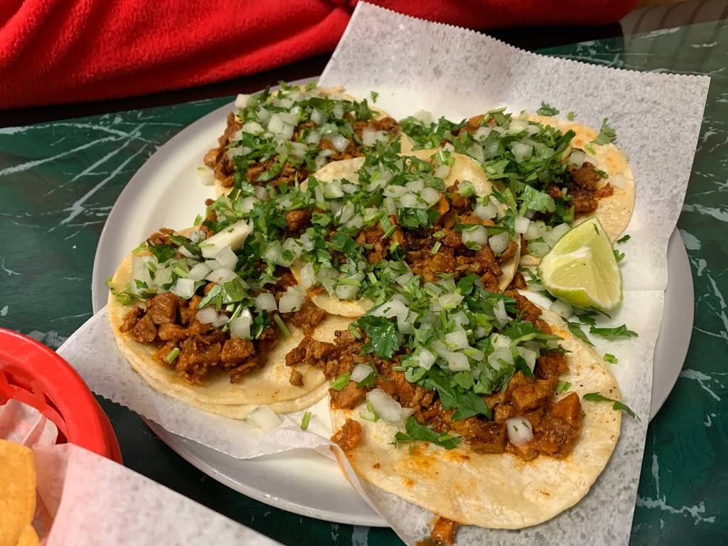 El Chaparro | restaurant | 900 S 13th St, Lincoln, NE 68508, USA | 4024357112 OR +1 402-435-7112