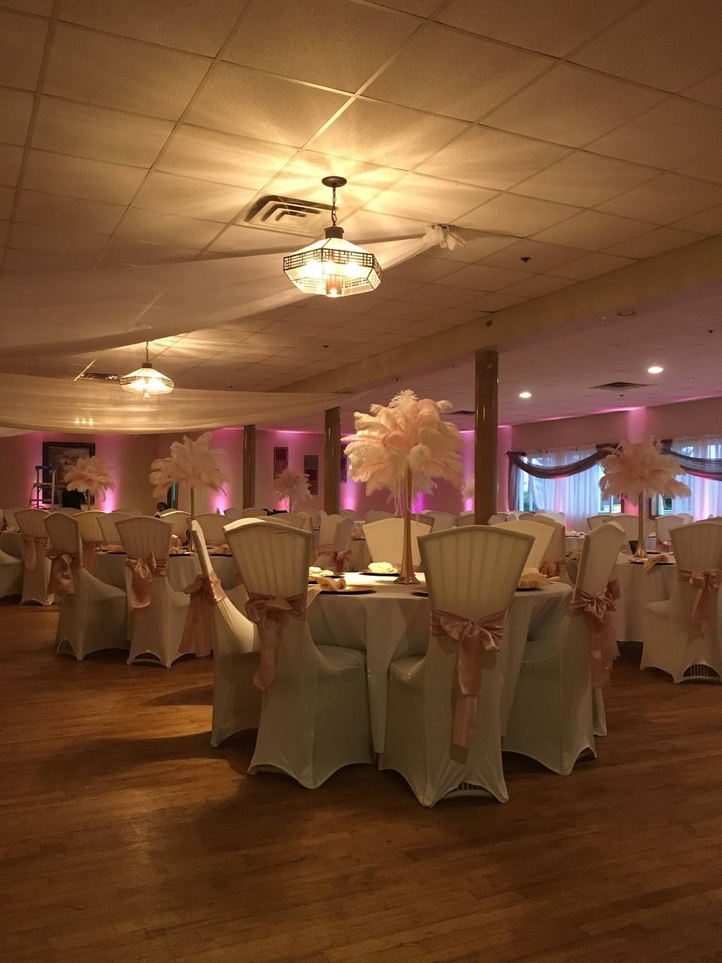 United Fishermen Club | restaurant | 639 Orchard St, New Bedford, MA 02744, USA | 5089945883 OR +1 508-994-5883