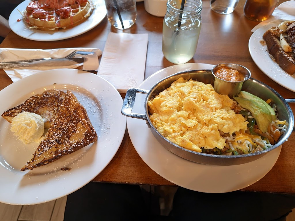 Maple and Hash | restaurant | 629 S 8th St, West Dundee, IL 60118, USA | 8474432001 OR +1 847-443-2001