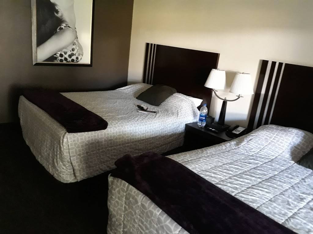 Lemon Tree Inn | restaurant | 2819 State St, Santa Barbara, CA 93105, USA | 8056876444 OR +1 805-687-6444