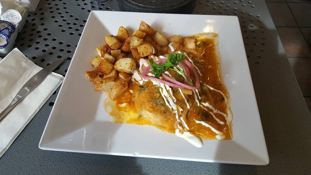 Los Chilaquiles | restaurant | 2015 Birch Rd, Chula Vista, CA 91915, USA | 6193975282 OR +1 619-397-5282