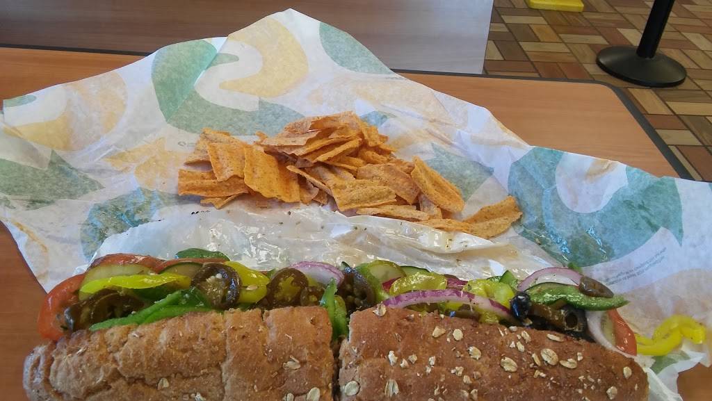 Subway | restaurant | 3845 Pine Grove Ave, Fort Gratiot Twp, MI 48059, USA | 8109857781 OR +1 810-985-7781