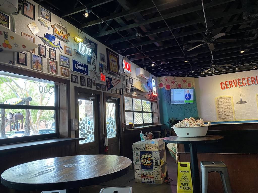 Baja Cantina | restaurant | 101 S Oak St #300, Roanoke, TX 76262, USA | 8179843900 OR +1 817-984-3900