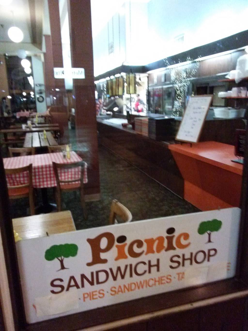 Picnic Sandwich Shop | meal takeaway | 114 W Main St A, Visalia, CA 93291, USA | 5597341847 OR +1 559-734-1847