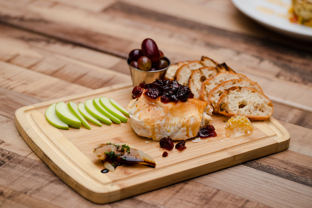 The Pinemoor | restaurant | 1101 N Highland St, Arlington, VA 22201, USA | 5719702592 OR +1 571-970-2592