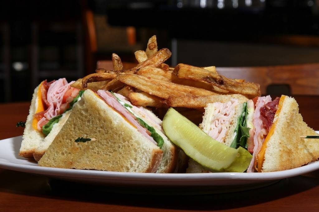 Gibbys Dining and Drinks | night club | 9134 Executive Park Dr, Knoxville, TN 37923, USA | 8656931011 OR +1 865-693-1011