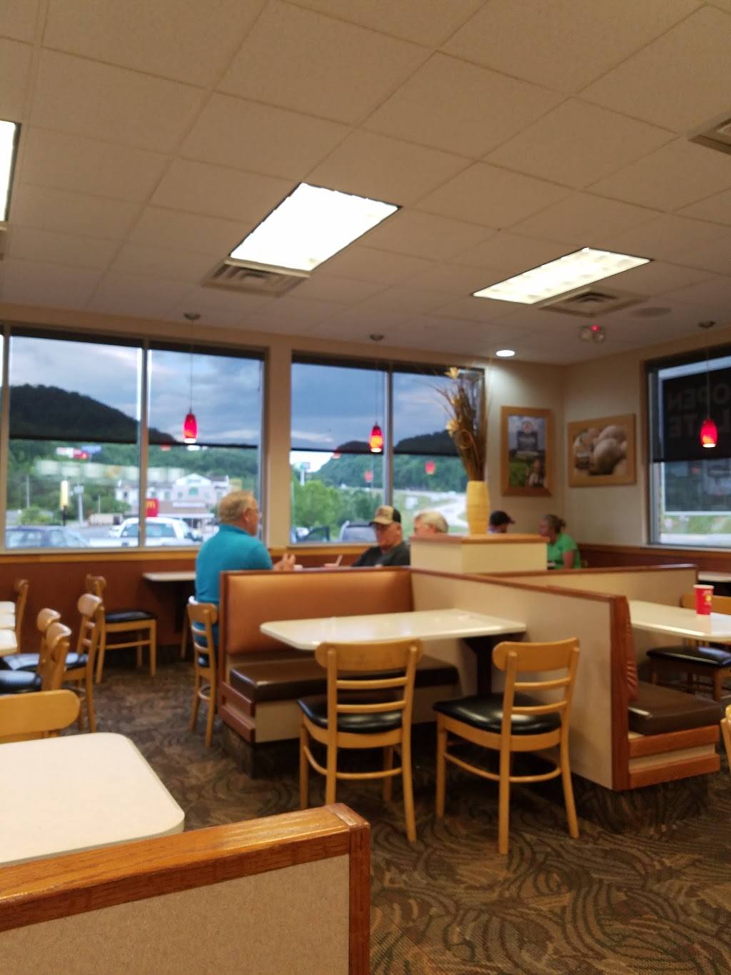 Wendys | restaurant | 1920 Cumberland Falls Hwy, Corbin, KY 40701, USA | 6062580587 OR +1 606-258-0587