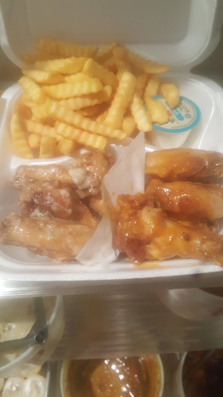 A & D Buffalos | restaurant | 4477 N Pine Hills Rd, Pine Hills, FL 32808, USA | 4072030979 OR +1 407-203-0979