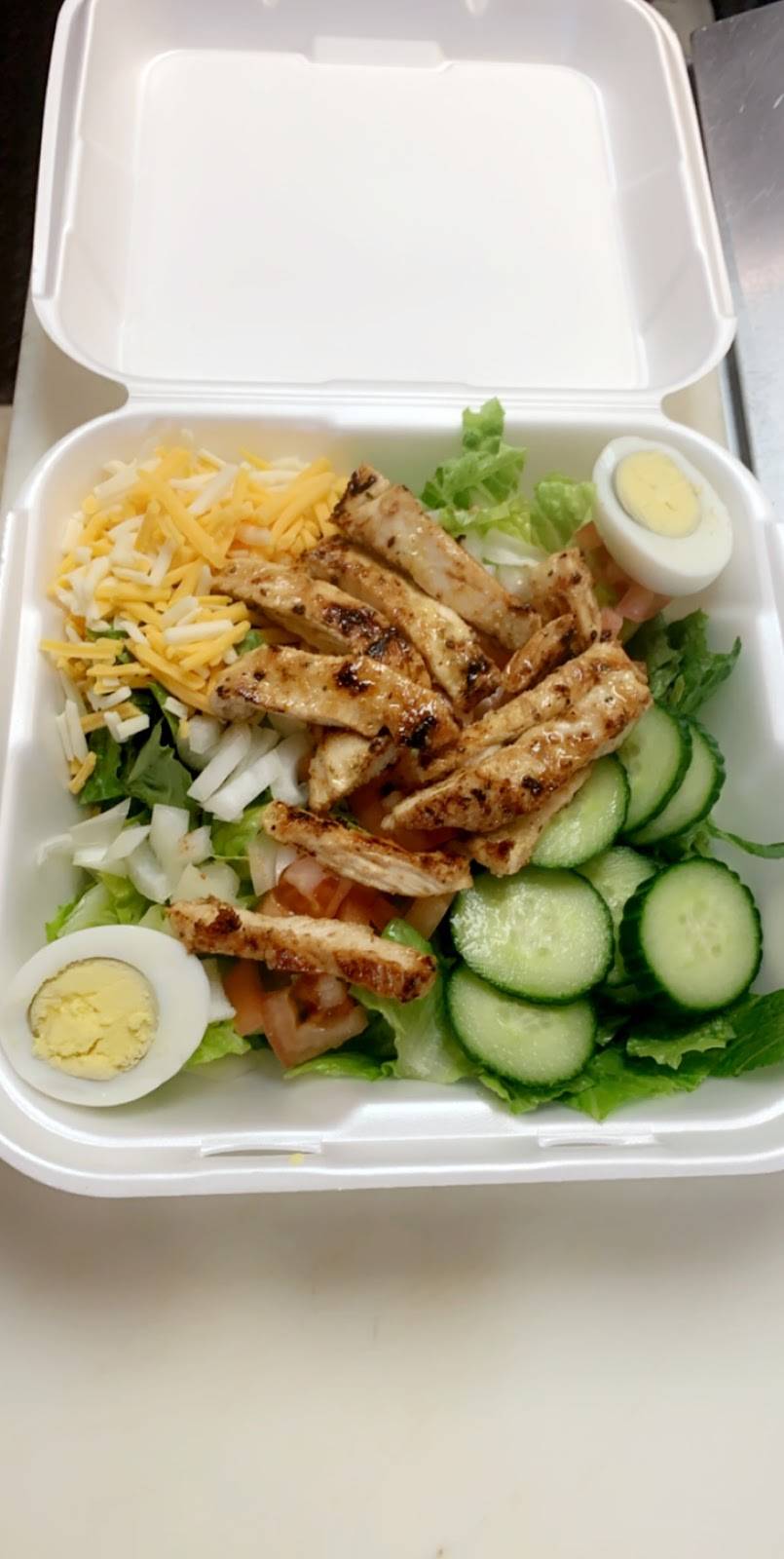 Balkan House | restaurant | 3028 Caniff St, Hamtramck, MI 48212, USA | 3132626234 OR +1 313-262-6234