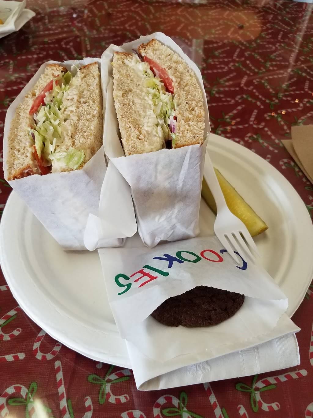 Hometown Emporium | restaurant | 145 E Pine St, Exeter, CA 93221, USA | 5595921250 OR +1 559-592-1250