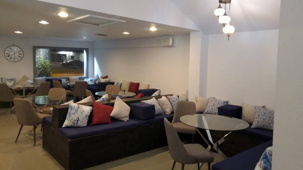 Mezze Cafe - Mediterranean Grill & Hookah Lounge | restaurant | 504 W Oltorf St, Austin, TX 78704, USA | 5125801300 OR +1 512-580-1300