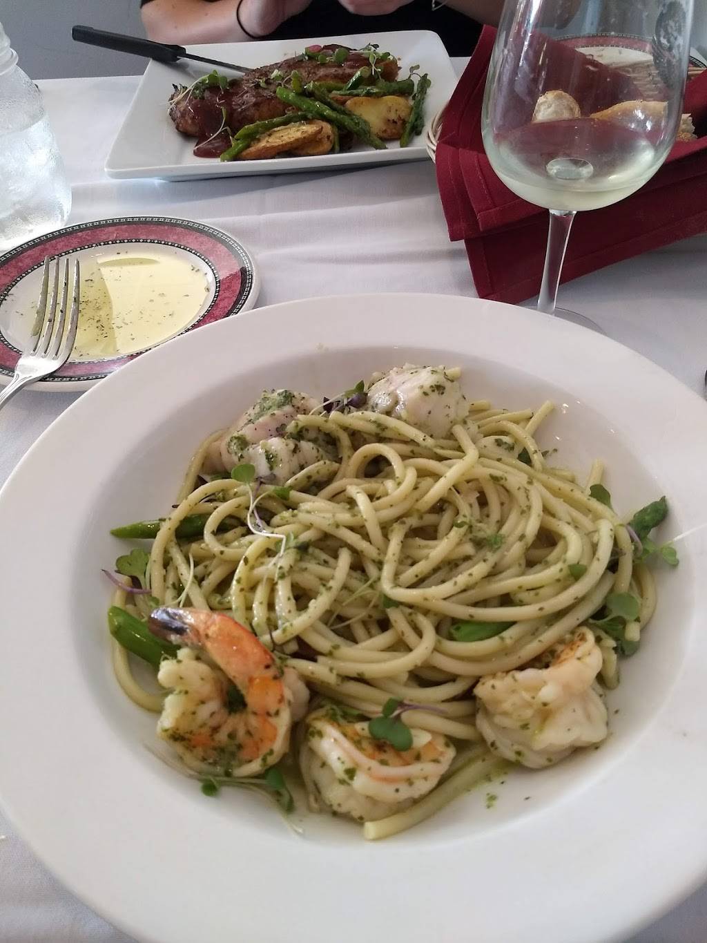 One Fish, Two Fish | restaurant | 5209 Pacific Ave, Wildwood, NJ 08260, USA | 6095225223 OR +1 609-522-5223