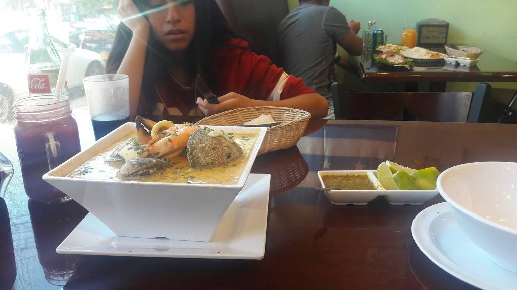 La Guayaca | restaurant | 74 Monroe St, Newark, NJ 07105, USA | 8622342626 OR +1 862-234-2626