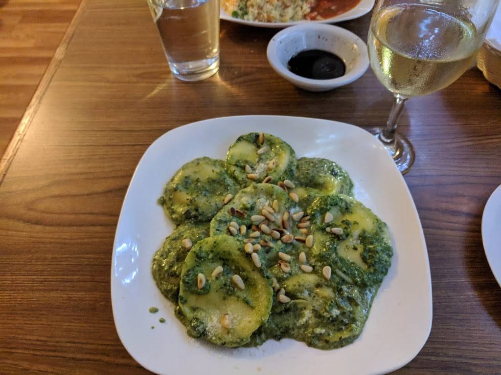 Zouave Restaurant | restaurant | 2615 NE 65th St, Seattle, WA 98115, USA | 2065257747 OR +1 206-525-7747