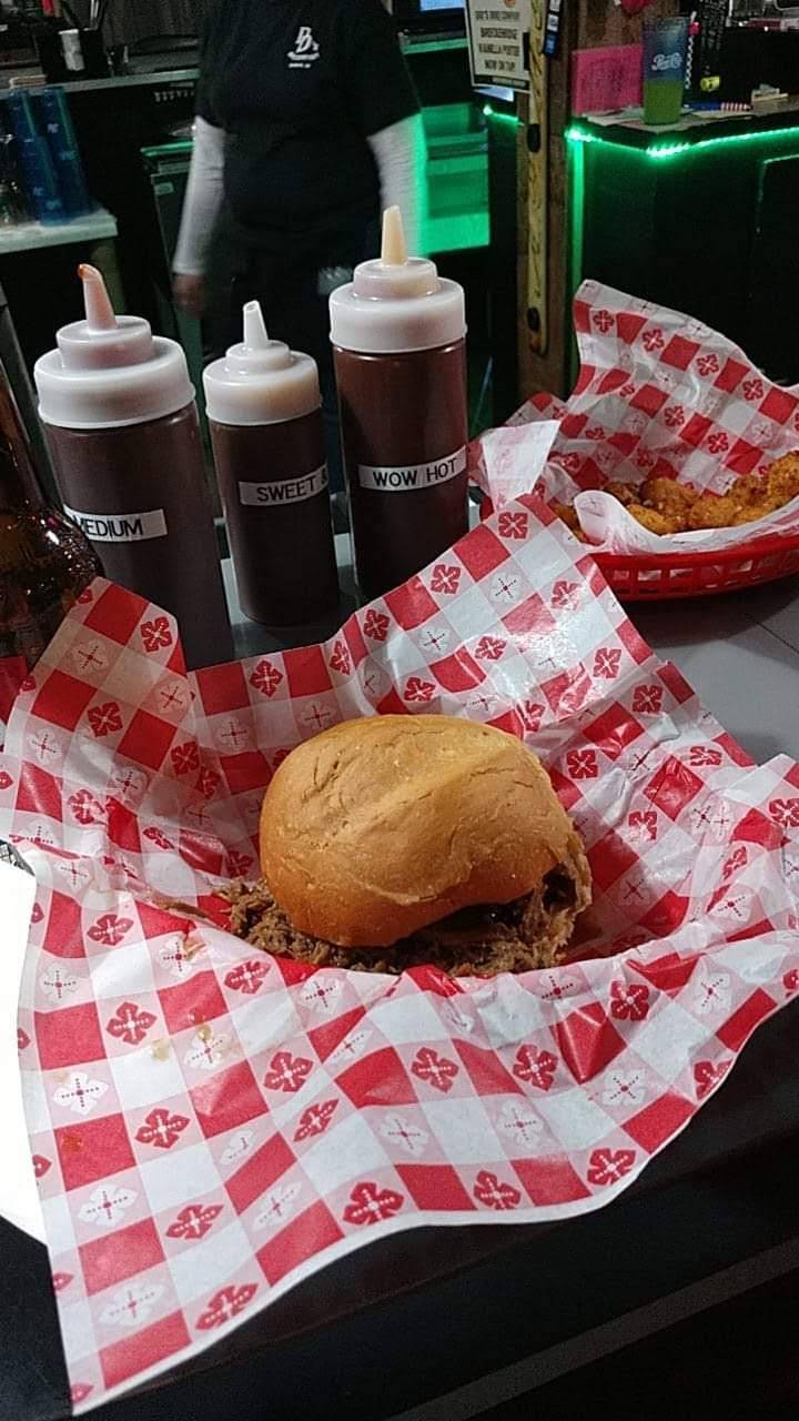 DDS BBQ Company | restaurant | 815 Ohio St, Oshkosh, WI 54902, USA | 9203851003 OR +1 920-385-1003