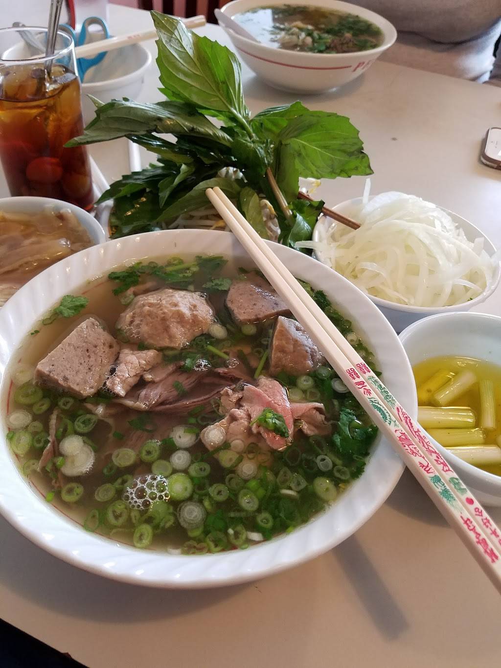Pho75 | restaurant | 3103 Graham Rd, Falls Church, VA 22042, USA | 7032041490 OR +1 703-204-1490