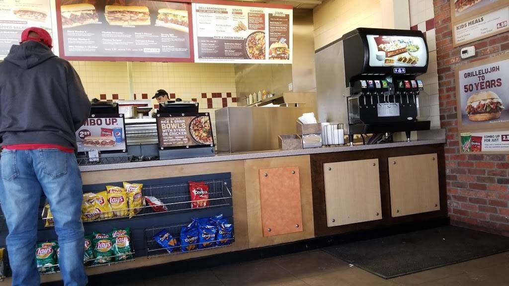 DAngelo Grilled Sandwiches | restaurant | 600 Page St, Avon, MA 02322, USA | 5085808338 OR +1 508-580-8338