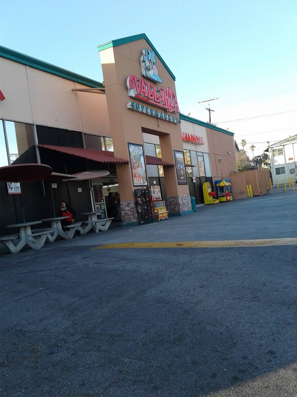 Vallarta Supermarkets | bakery | 3425 Whittier Blvd, Los Angeles, CA 90023, USA | 3239804400 OR +1 323-980-4400