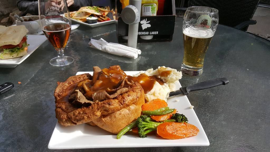 Coach & Lantern | restaurant | 384 Wilson St E, Ancaster, ON L9G 2C2, Canada | 9053047822 OR +1 905-304-7822