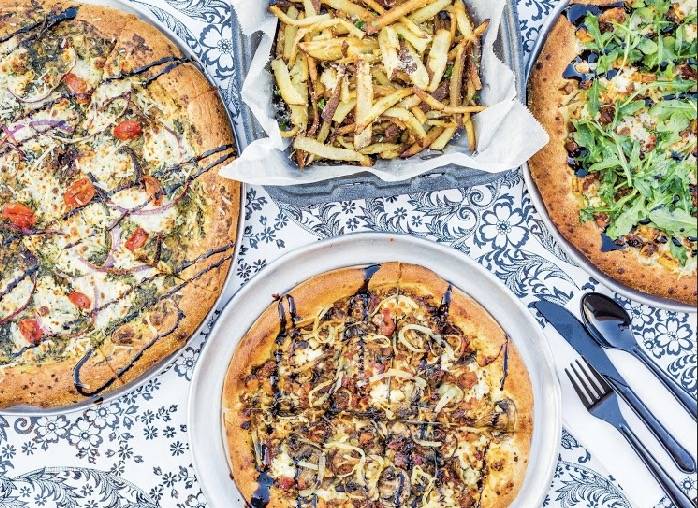 Magpies Gourmet Pizza | restaurant | 6342 N Oracle Rd, Tucson, AZ 85704, USA | 5202972712 OR +1 520-297-2712