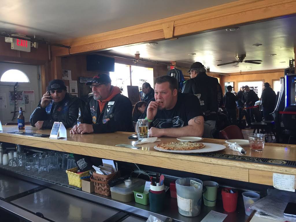 The Office Bar & Grill | restaurant | 5986 E, IL-17, Kankakee, IL 60901, USA | 8159379757 OR +1 815-937-9757