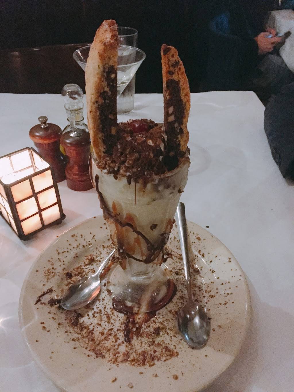 Disotto Enoteca | restaurant | 200 E Chestnut St, Chicago, IL 60611, USA | 3124828727 OR +1 312-482-8727