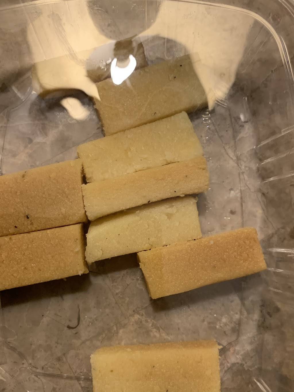 Harry Sweets & Snacks | restaurant | 248-6 Union Tpke, Queens, NY 11426, USA | 7183470888 OR +1 718-347-0888