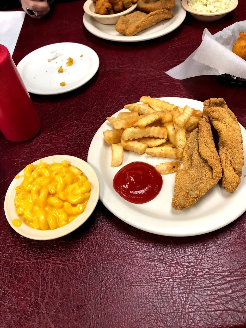 Catfish Country | restaurant | 3780 Holly Springs Rd. Ext., Hernando, MS 38632, USA | 6624290846 OR +1 662-429-0846