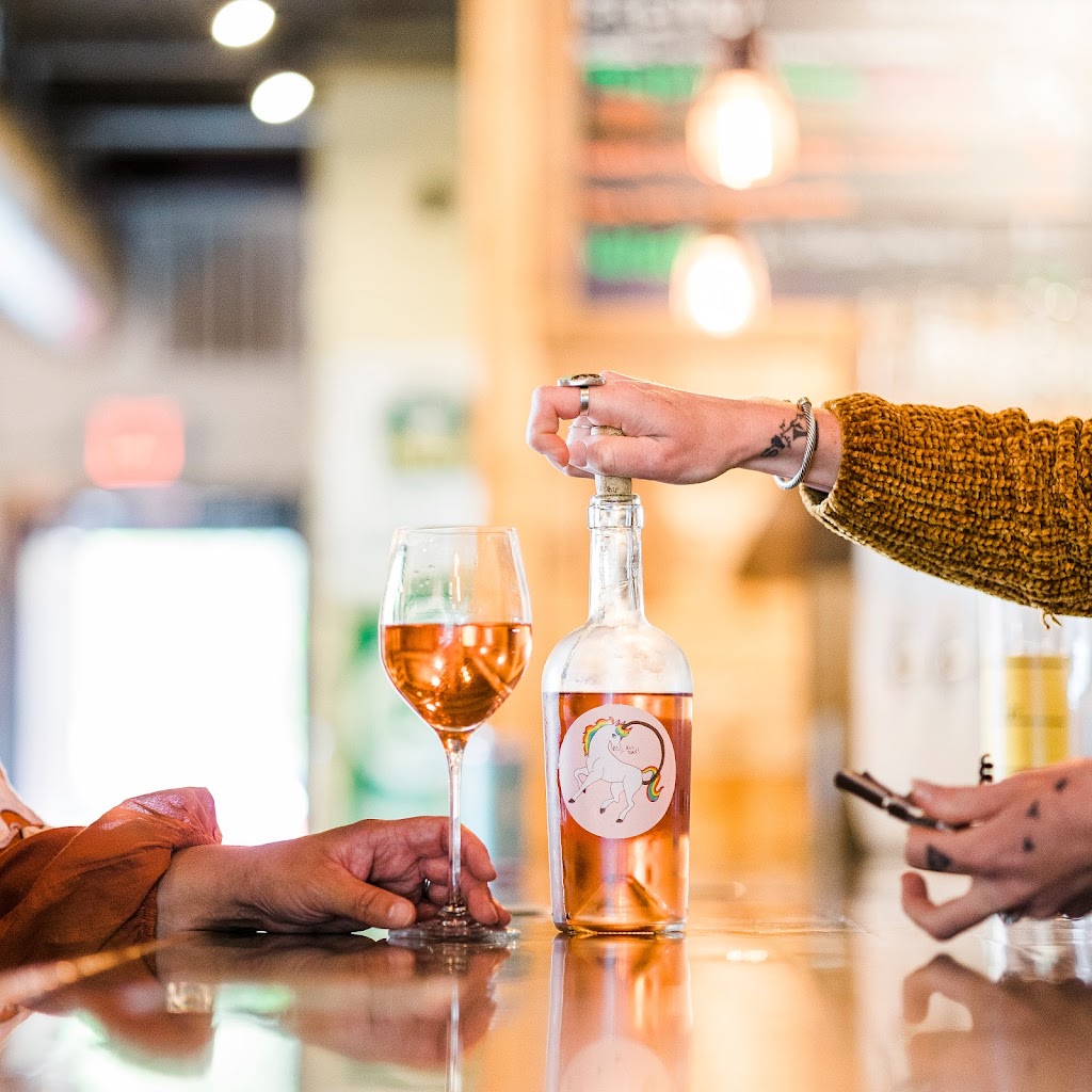 Palate Bottle Shop & Garden | restaurant | 1007 N 4th St, Wilmington, NC 28401, USA | 9107691660 OR +1 910-769-1660