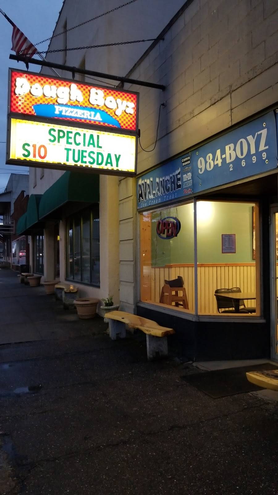 Doughboyz Pizza | restaurant | 216 5th St, Beverly, OH 45715, USA | 7409842315 OR +1 740-984-2315