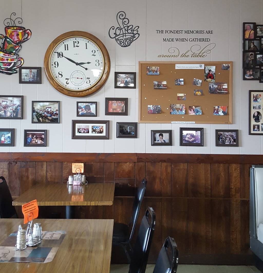 Fobs Fine Food | restaurant | Crystal Falls, MI 49920, USA | 9068754200 OR +1 906-875-4200