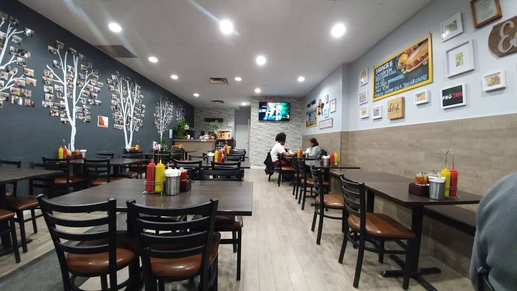 Pho Vuho | restaurant | 360 Dundas St E, Oakville, ON L6H 6Z9, Canada | 9052571333 OR +1 905-257-1333