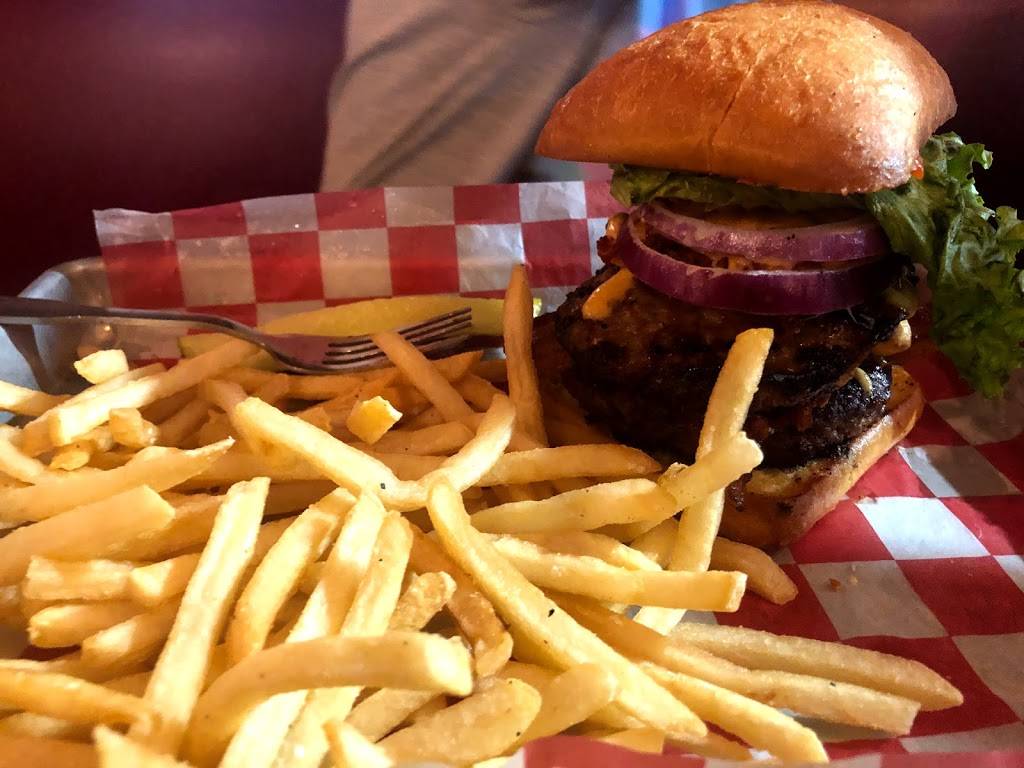 Smokeys Bar-B-Que House | restaurant | 7020 Grand Geneva Way, Lake Geneva, WI 53147, USA | 2622493400 OR +1 262-249-3400