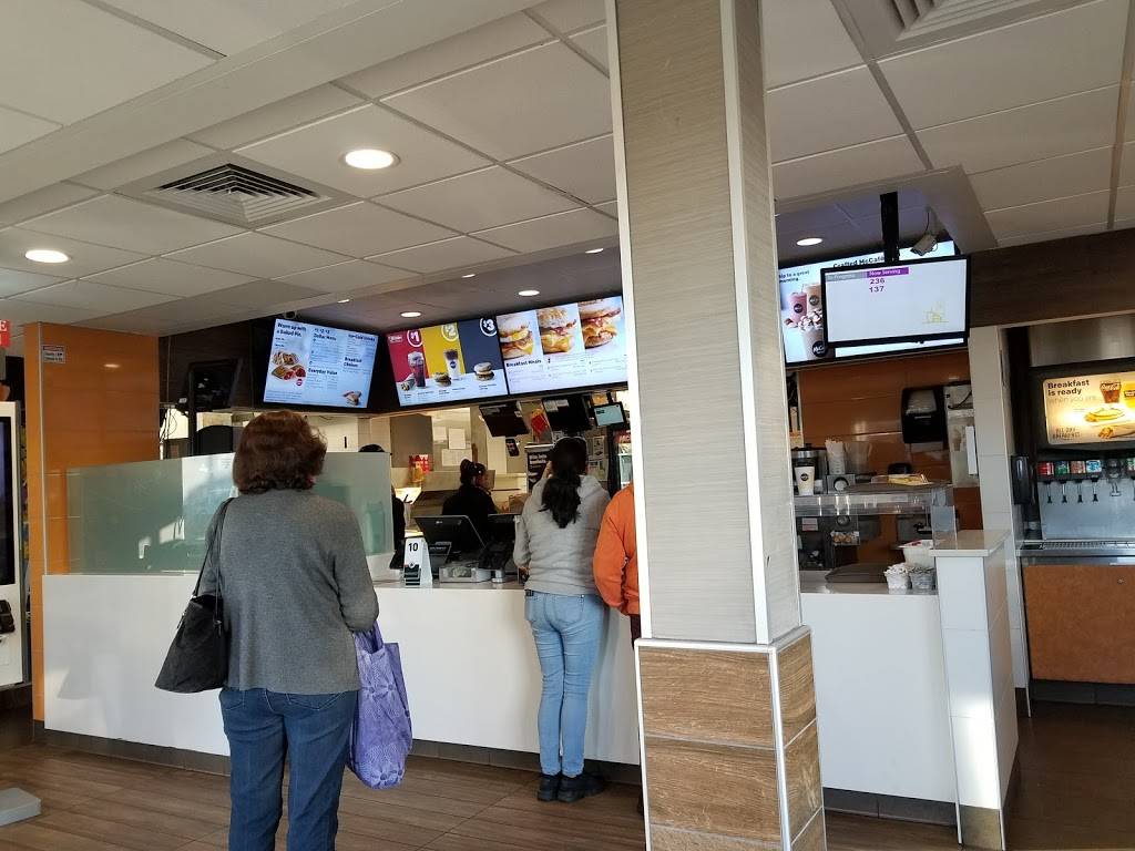 McDonalds | cafe | 18909 Ventura Blvd, Tarzana, CA 91356, USA | 8183422253 OR +1 818-342-2253