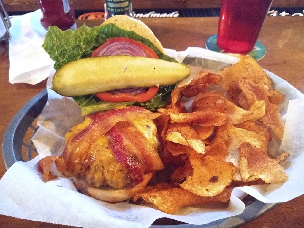 The Dog & Parrot | restaurant | 19703 Gulf Blvd, Indian Shores, FL 33785, USA | 7275933208 OR +1 727-593-3208