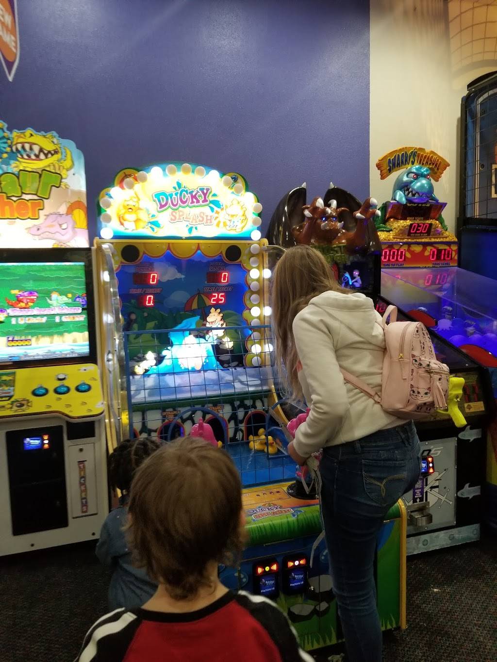 Chuck E. Cheeses | restaurant | 2345 Valley Loop Rd, Springfield, OH 45504, USA | 9373244155 OR +1 937-324-4155