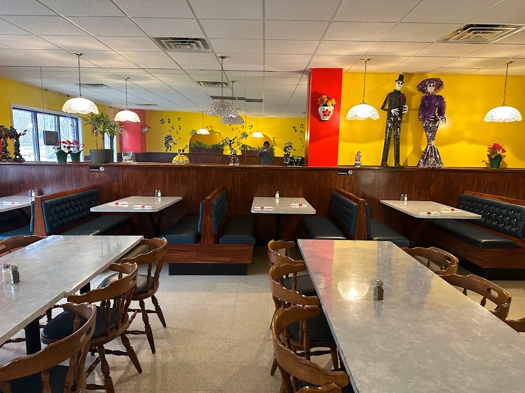 Salsas 5 Pizza & Mexican Grill | restaurant | 446 Main St, Terryville, CT 06786, USA | 8609734055 OR +1 860-973-4055