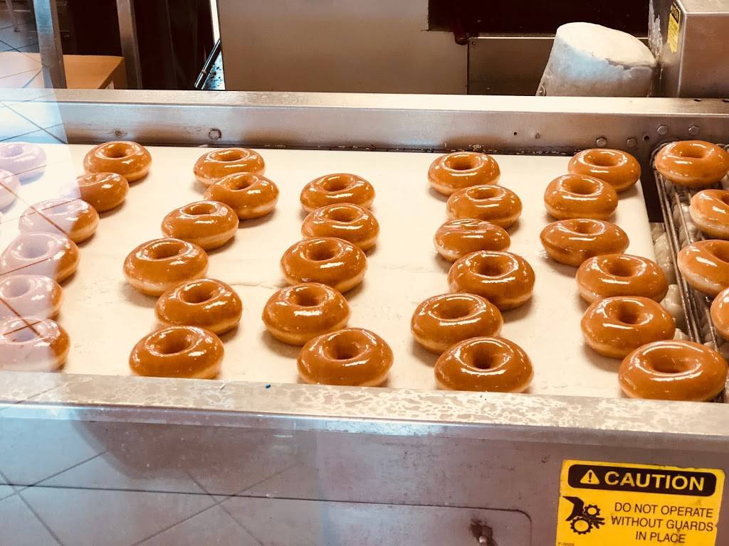 Krispy Kreme | bakery | 2700 E Beltline Ave SE, Grand Rapids, MI 49546, USA | 6164641630 OR +1 616-464-1630