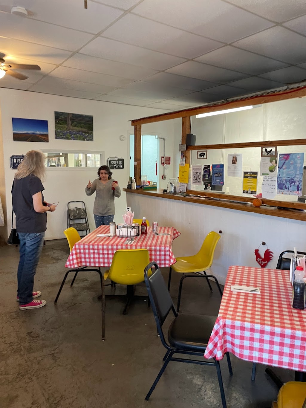 Downtown Elgin Cafe & BBQ | restaurant | 102 S Main St, Elgin, TX 78621, USA | 5122293195 OR +1 512-229-3195