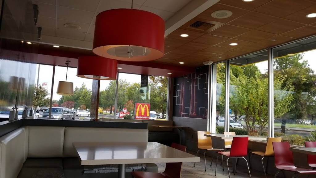 McDonalds | cafe | 2025 W March Ln, Stockton, CA 95207, USA | 2094749811 OR +1 209-474-9811
