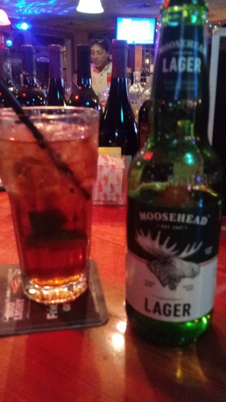 Anchor Ale House | restaurant | 100 Davis Straits, Falmouth, MA 02540, USA | 5082998200 OR +1 508-299-8200