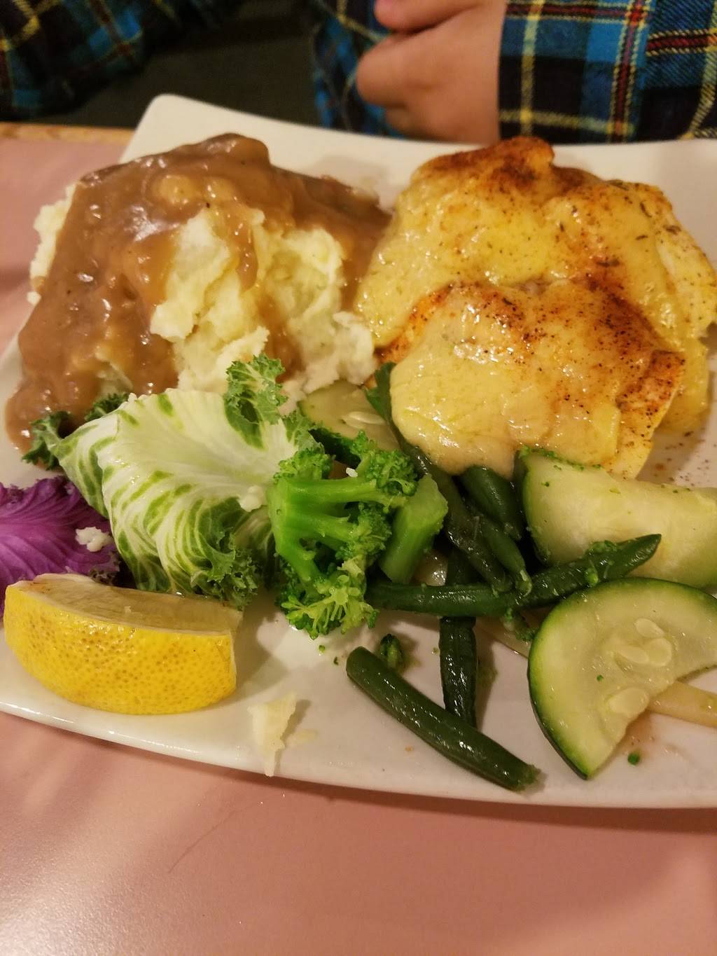 Chandersons Steak & Seafood | restaurant | 11851 NY-16, Delevan, NY 14042, USA | 7164921331 OR +1 716-492-1331