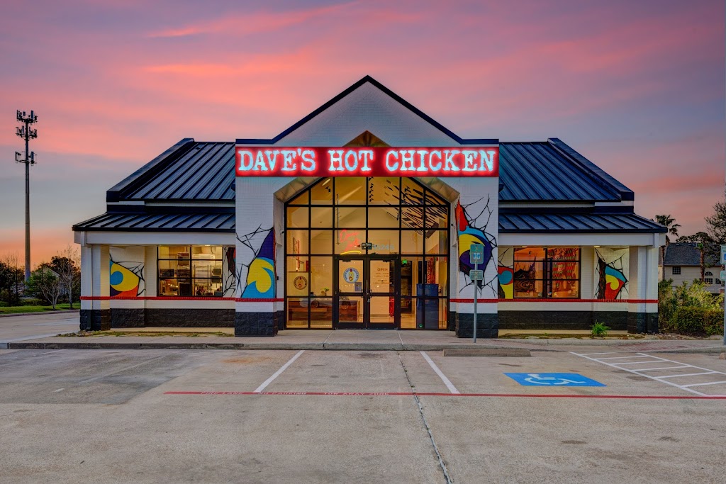 Daves Hot Chicken | restaurant | 15245 Wallisville Rd, Houston, TX 77049, USA | 2816063911 OR +1 281-606-3911
